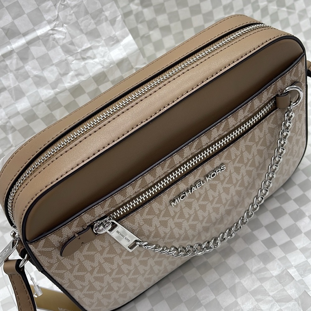 MICHAEL KORS Jet Set Lg Ombré Signature Logo EW Crossbody East West 
Husk 
NWT - Picture 3 of 10